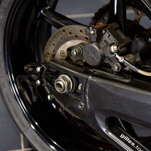 Yamaha R1 Nissin brakes