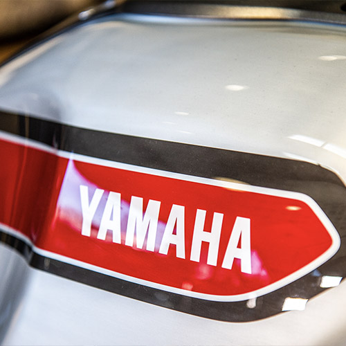 Yamaha XSR900 yamaha logo