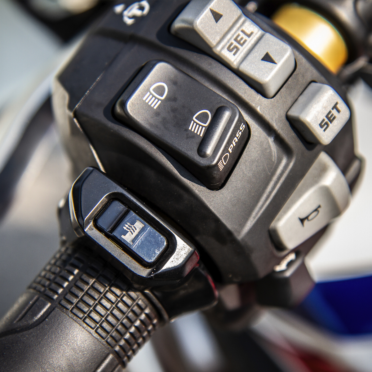 Honda CRF1000L Africa Twin – Tri Colour Paint Scheme Inc Accessories - Image 16