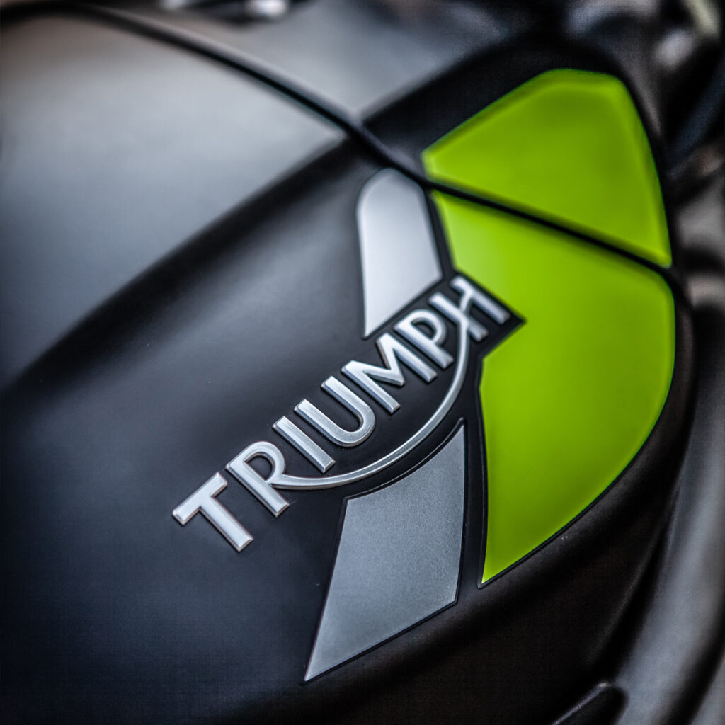 Labelbike 3D Guards Tank Stickers – Compatible With Triumph Speed Triple 1050 RS – Made In Italy