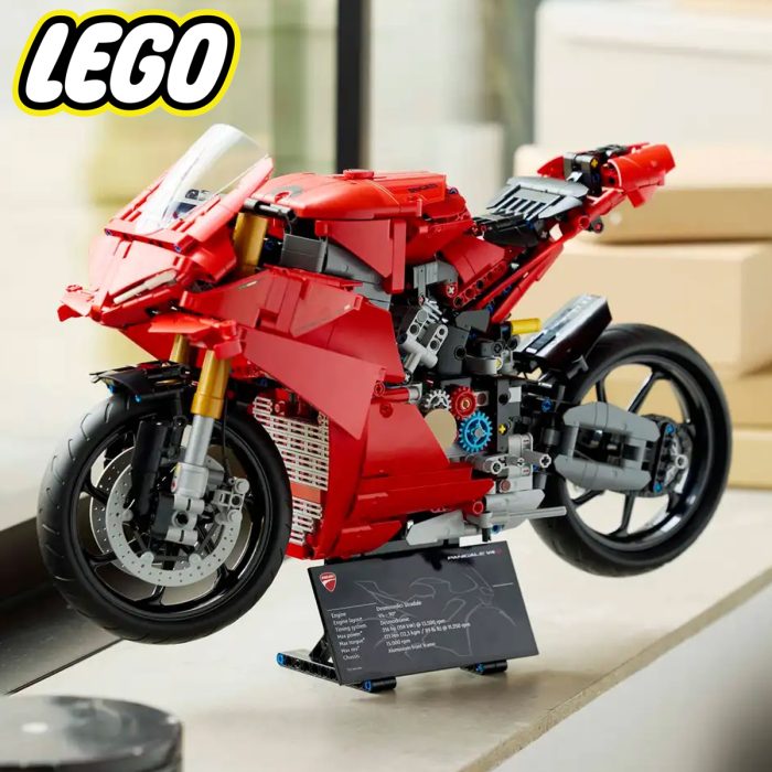 Lego Ducati Panigale V4 S