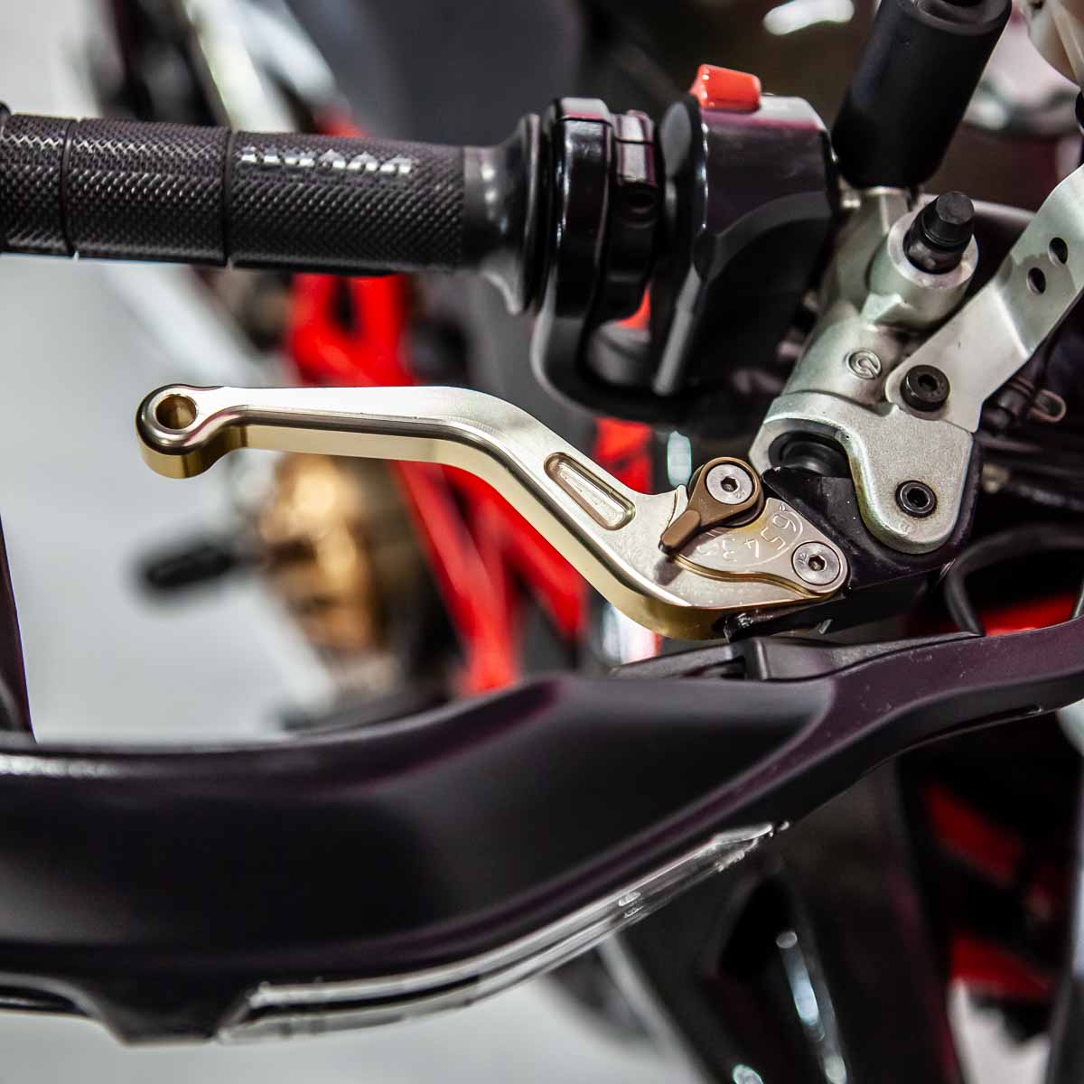 Ducati Hypermotard 1100 Carbon - Image 23