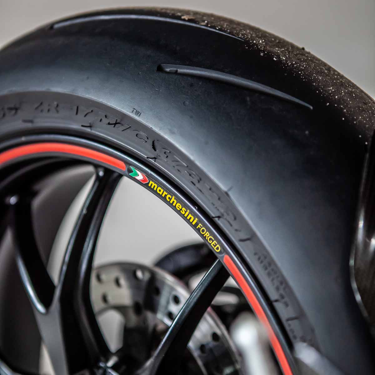 Ducati Hypermotard 1100 Carbon - Image 18