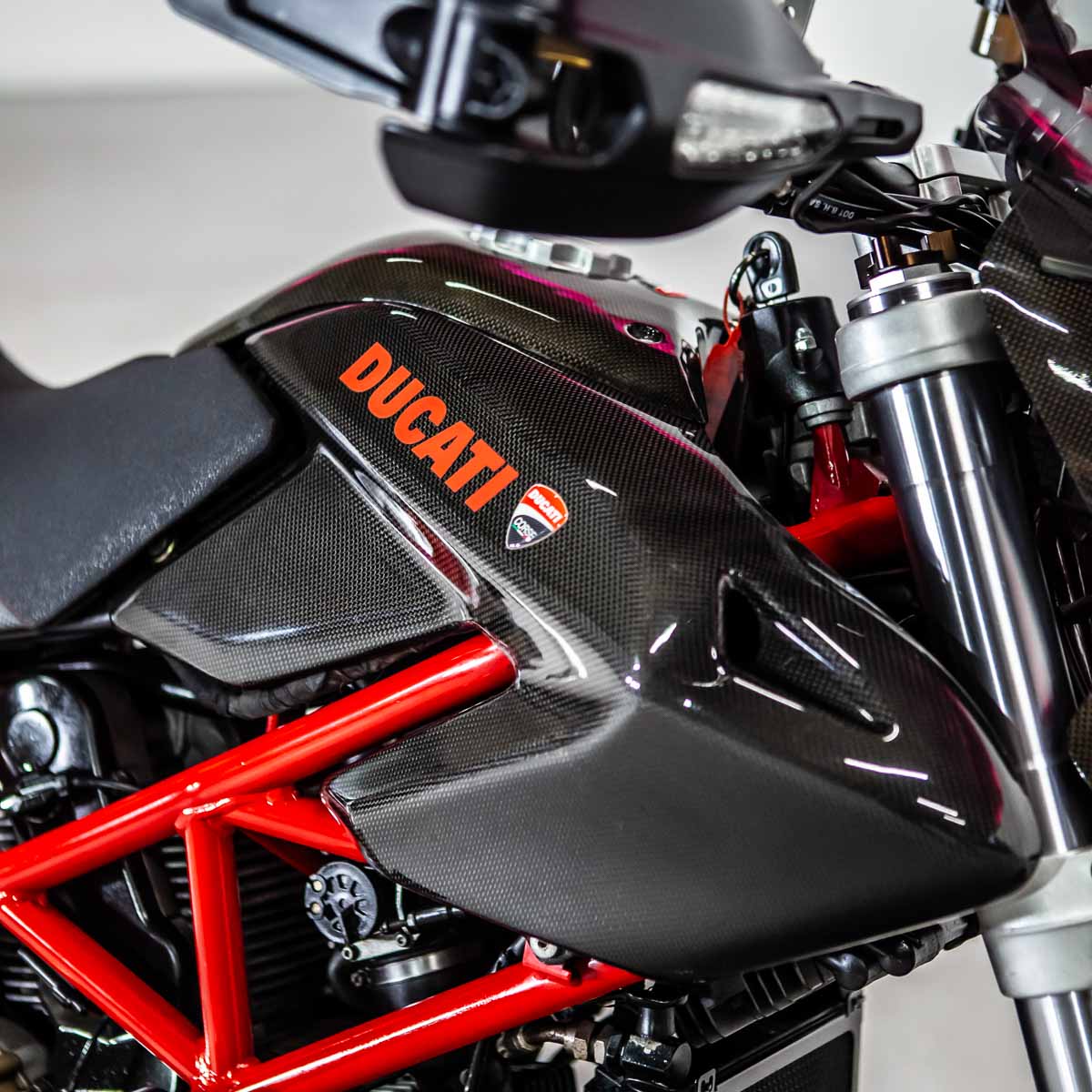 Ducati Hypermotard 1100 Carbon - Image 15