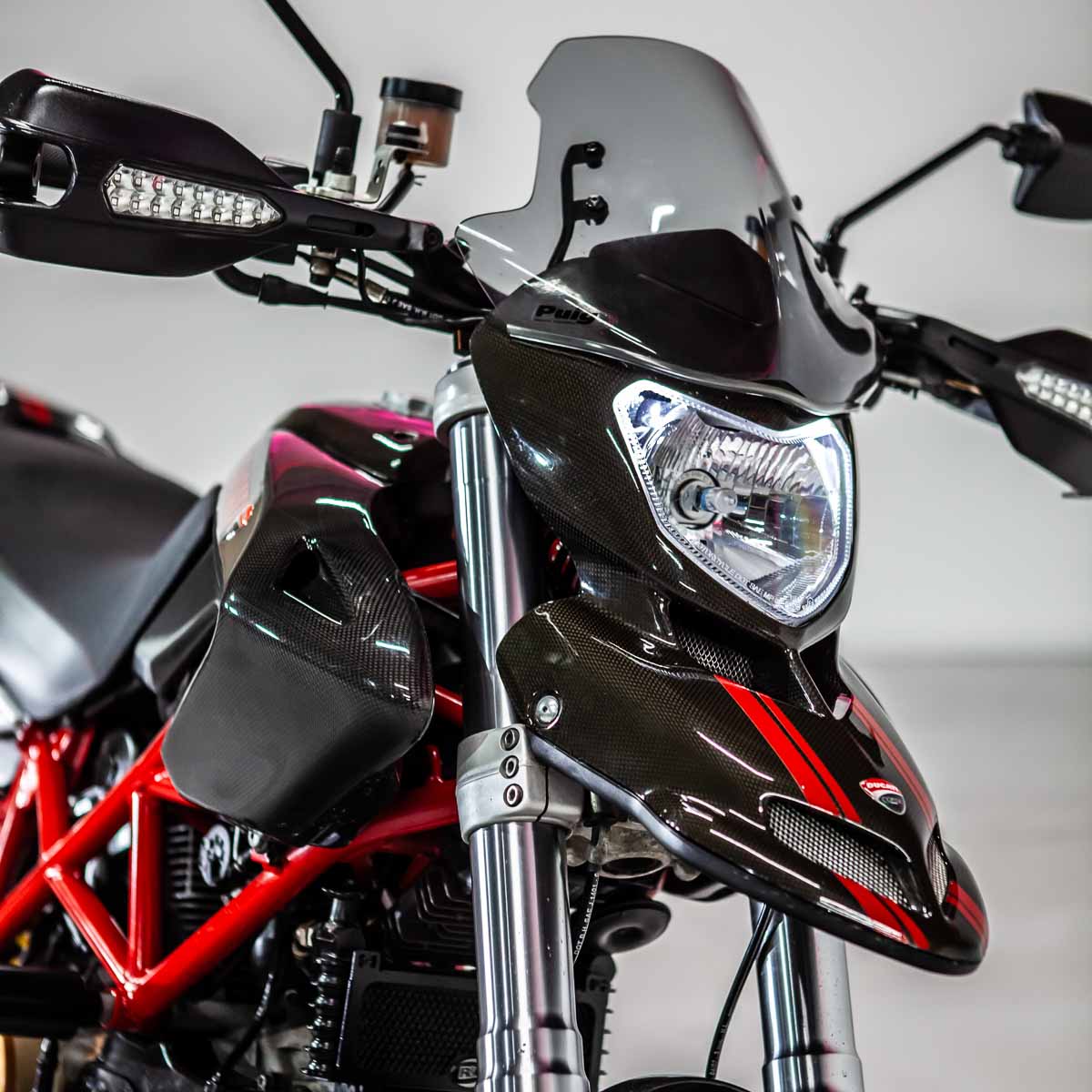 Ducati Hypermotard 1100 Carbon - Image 13